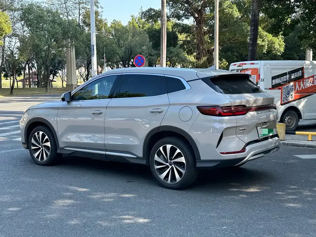 BYD PLUS New Energy — фото 5