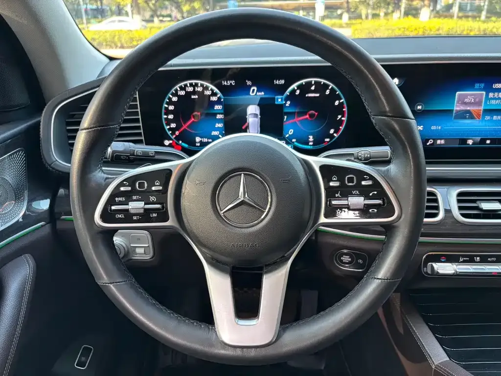 Mercedes-Benz GLE — фото 6