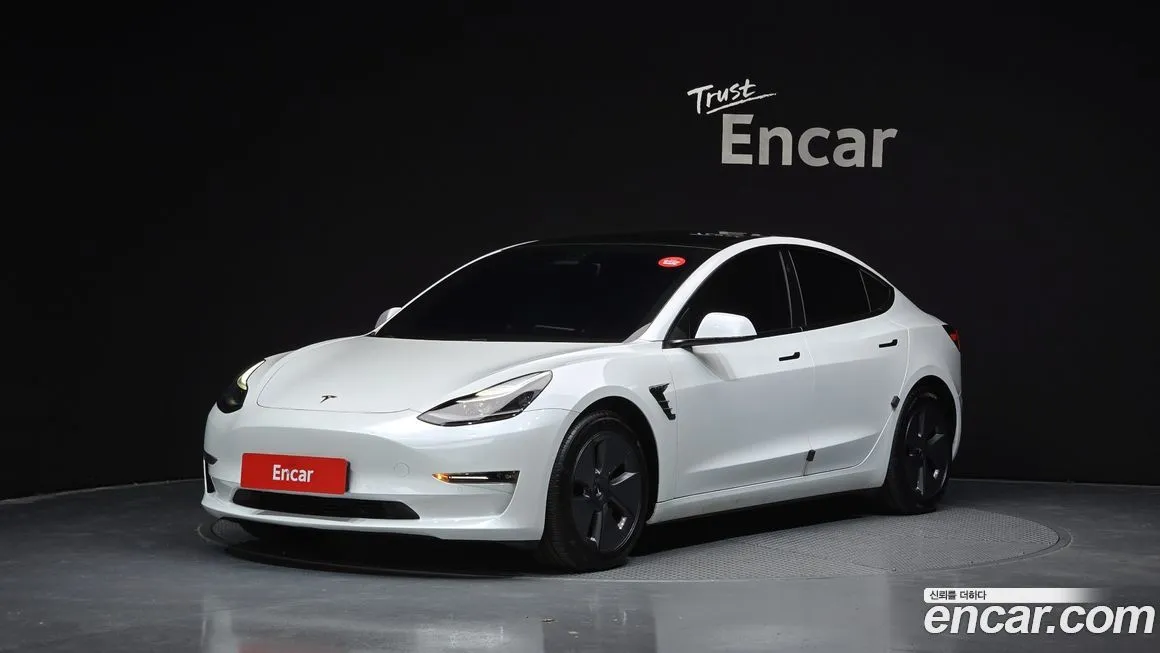 Tesla Model 3 — фото 1