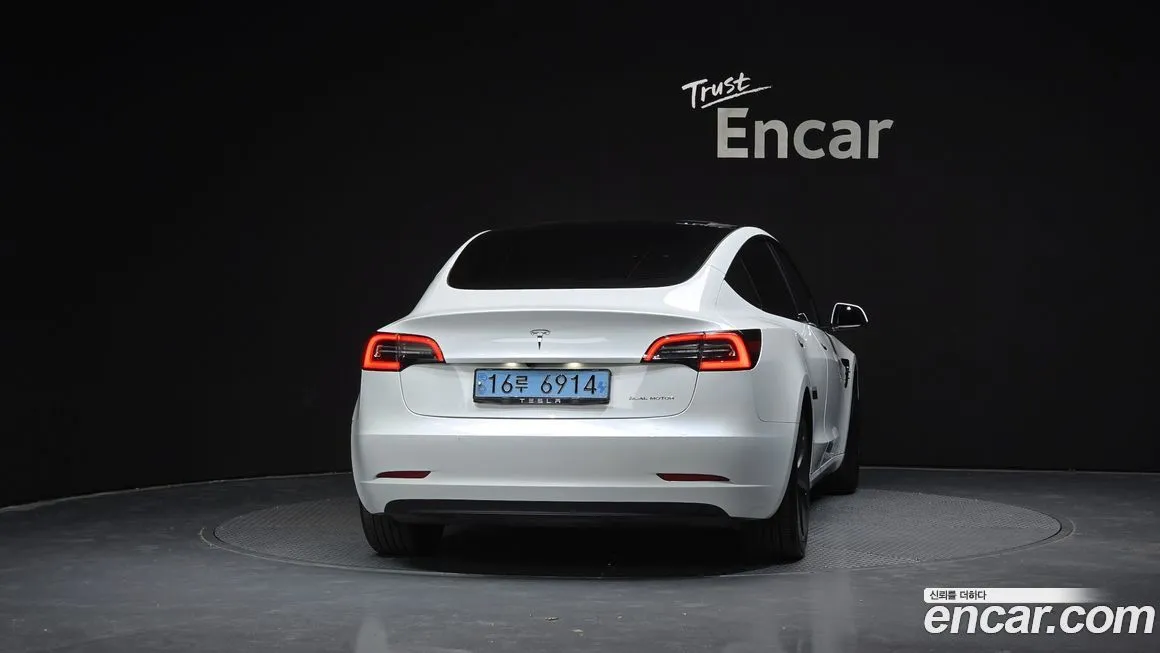 Tesla Model 3 — фото 6