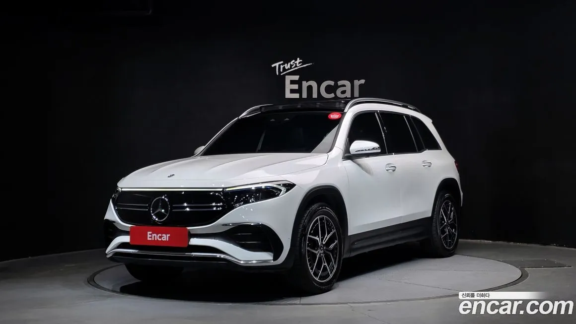Mercedes-Benz EQB — фото 1