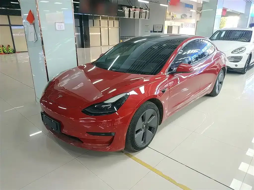Tesla Model 3 — фото 2