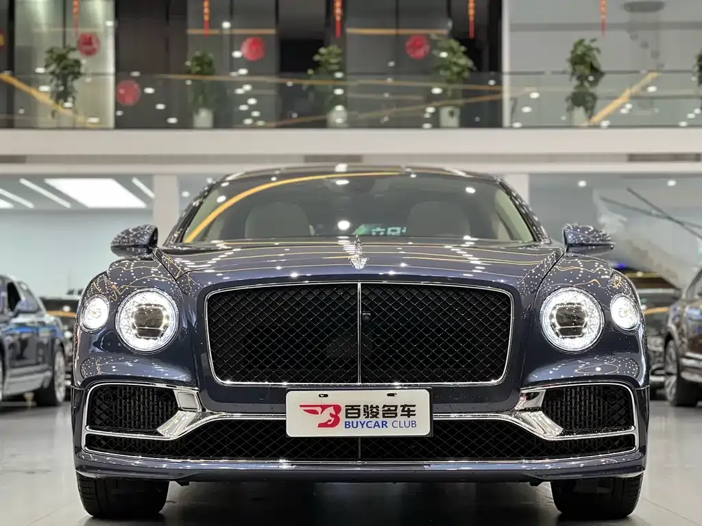 Bentley Flying Spur — фото 9
