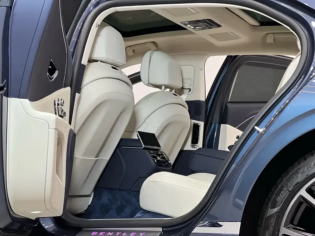 Bentley Flying Spur — фото 7