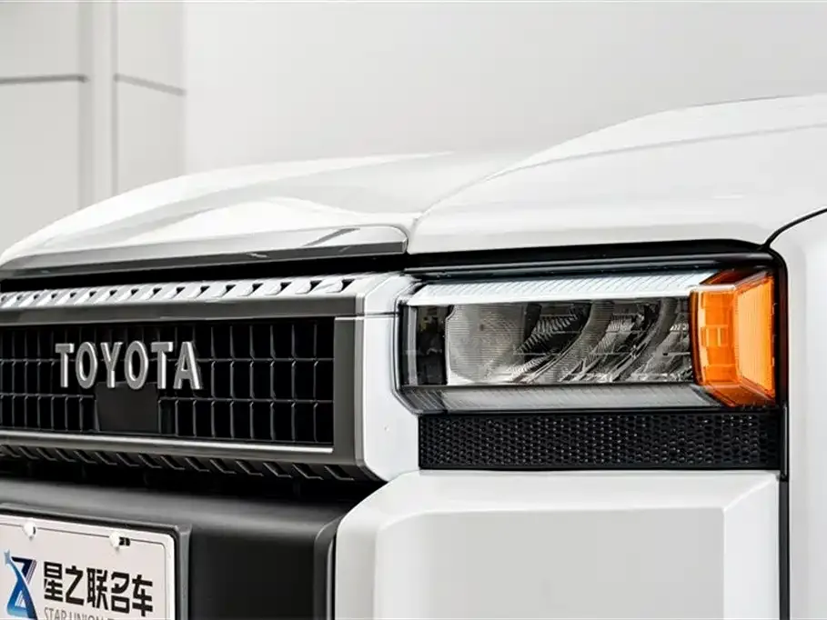 Toyota Prado — фото 4