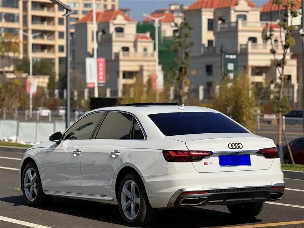 Audi A4L — фото 3