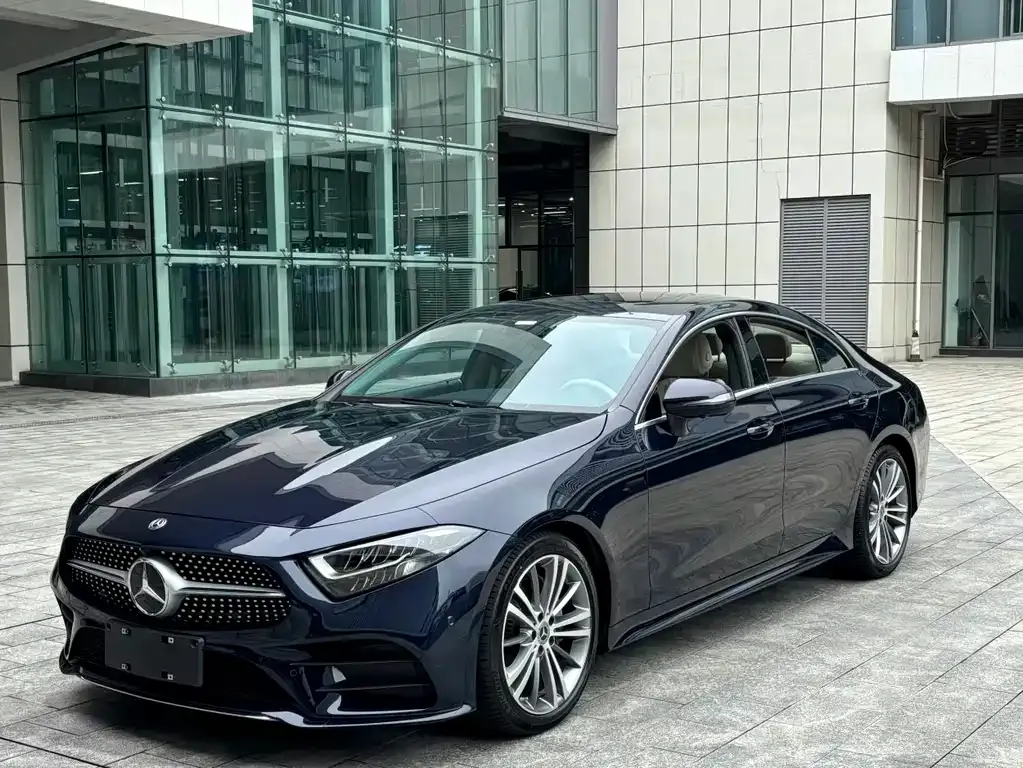 Mercedes-Benz CLS — фото 1