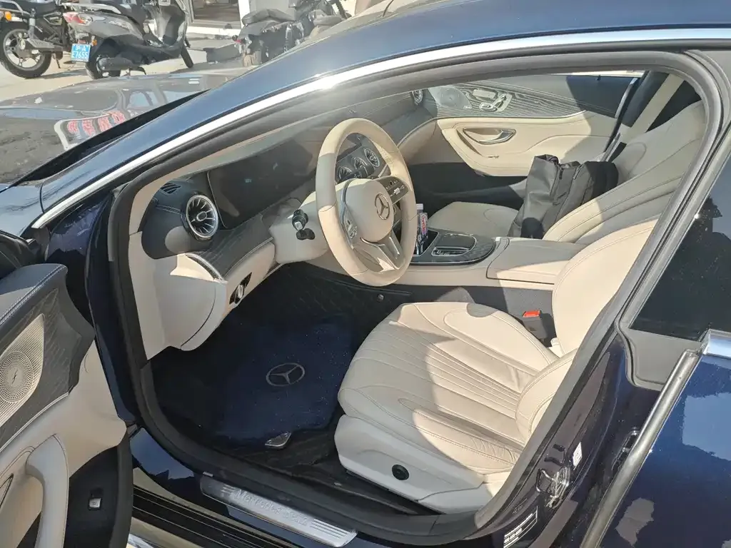Mercedes-Benz CLS — фото 5