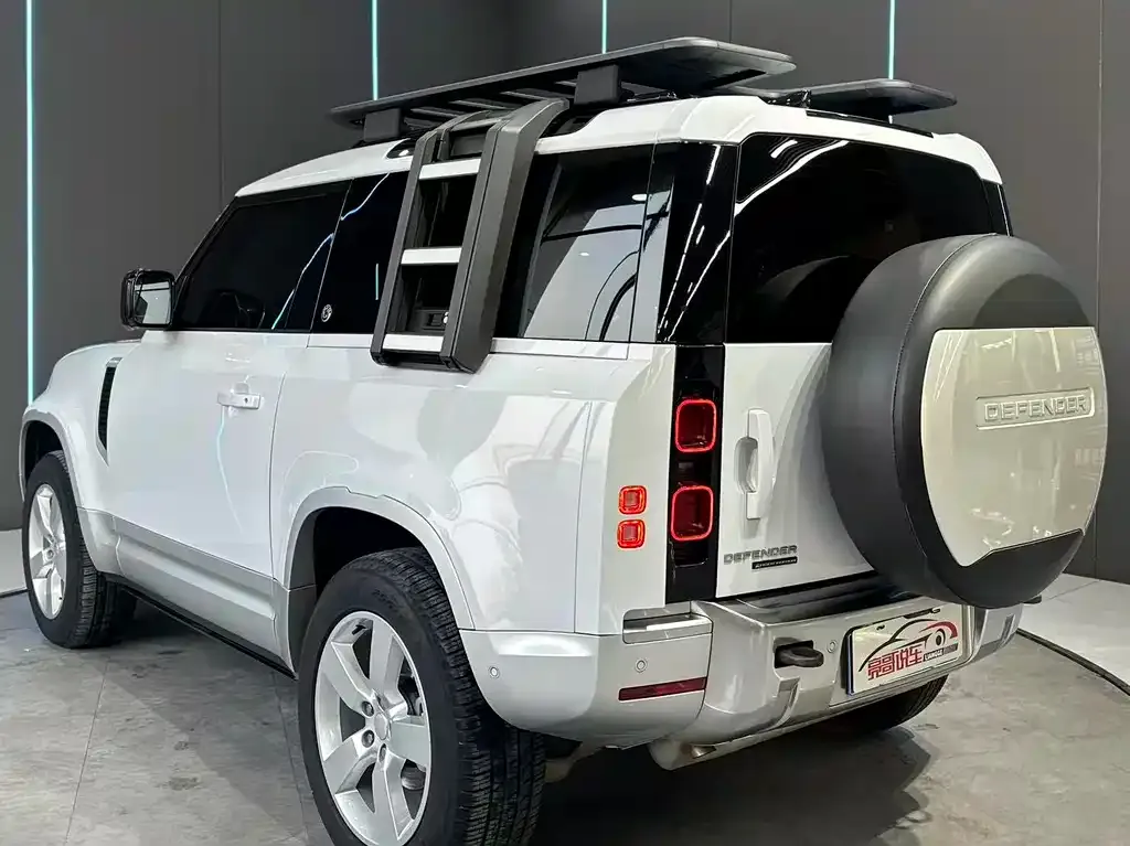 Land Rover Defender — фото 2