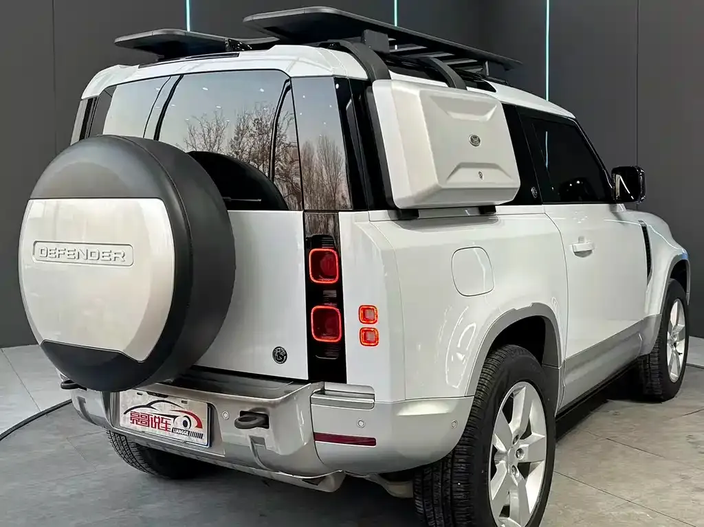 Land Rover Defender — фото 10