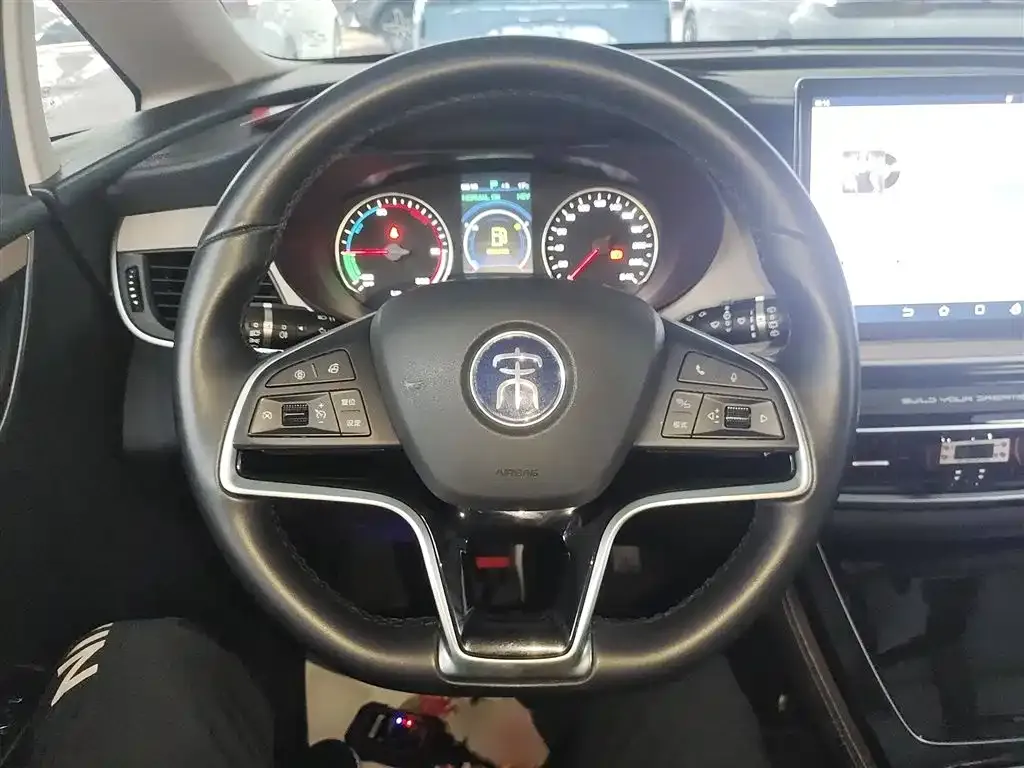 BYD MAX New Energy — фото 10