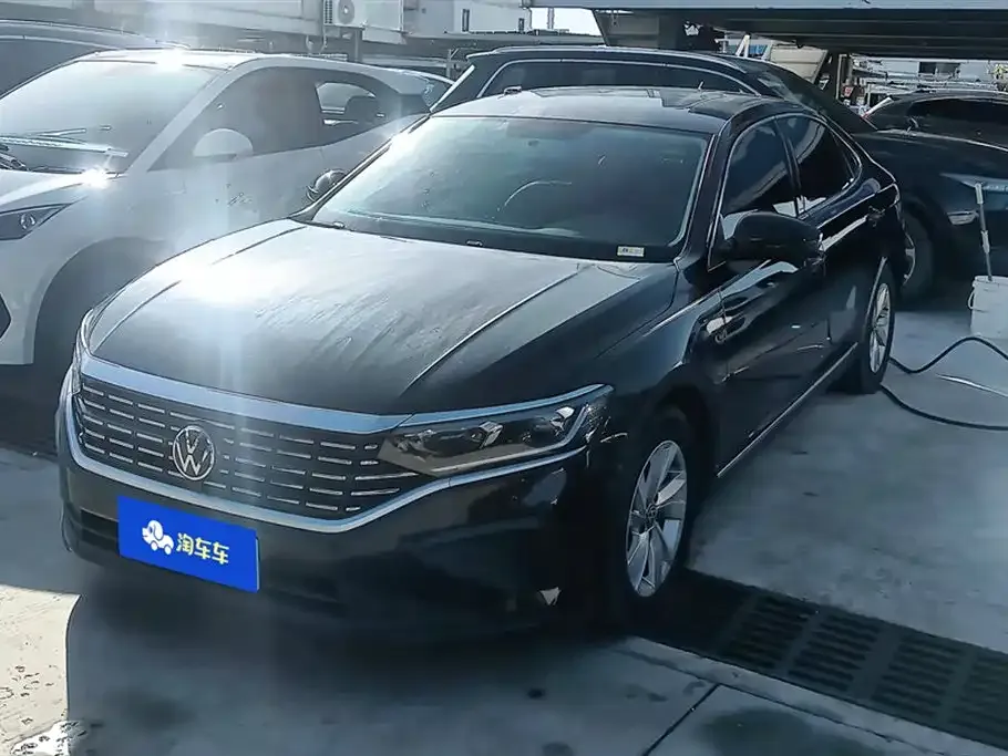 Volkswagen Passat — фото 1