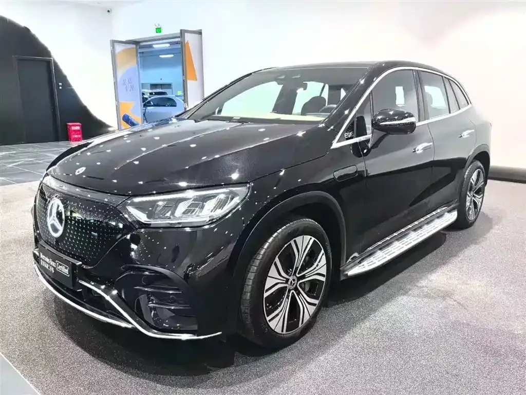 Mercedes-Benz EQE SUV — фото 1