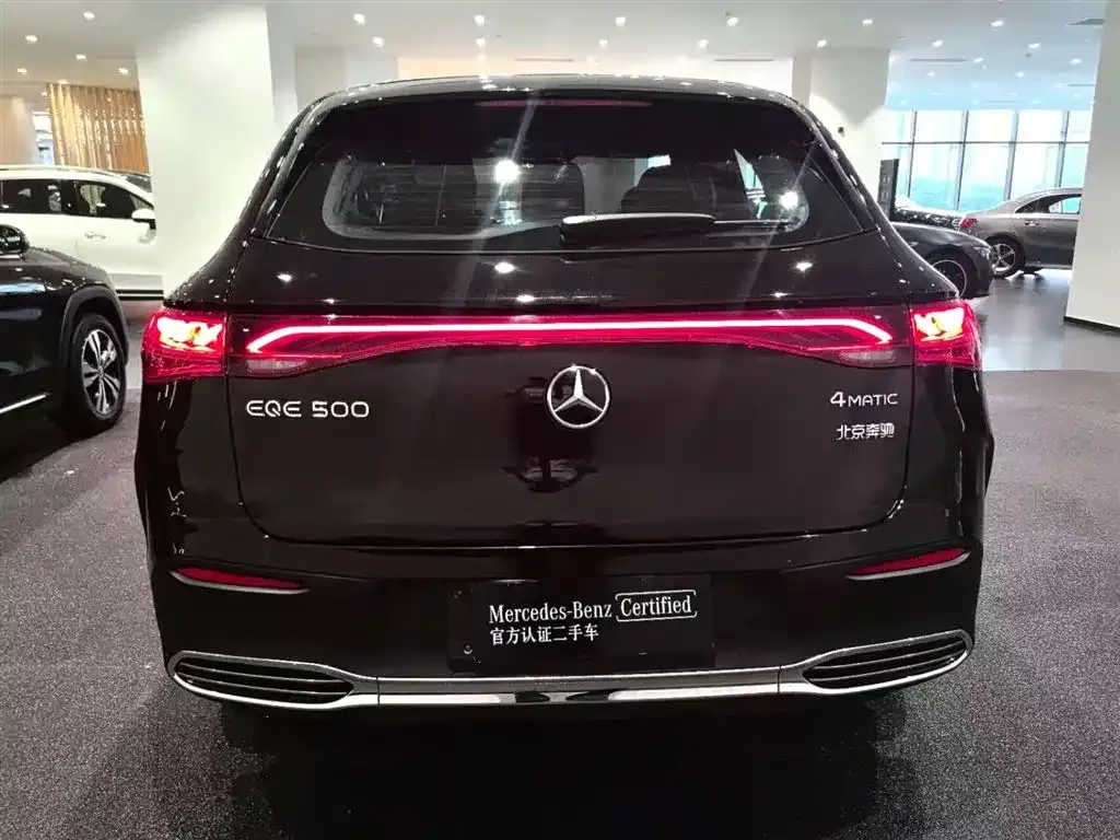 Mercedes-Benz EQE SUV — фото 5