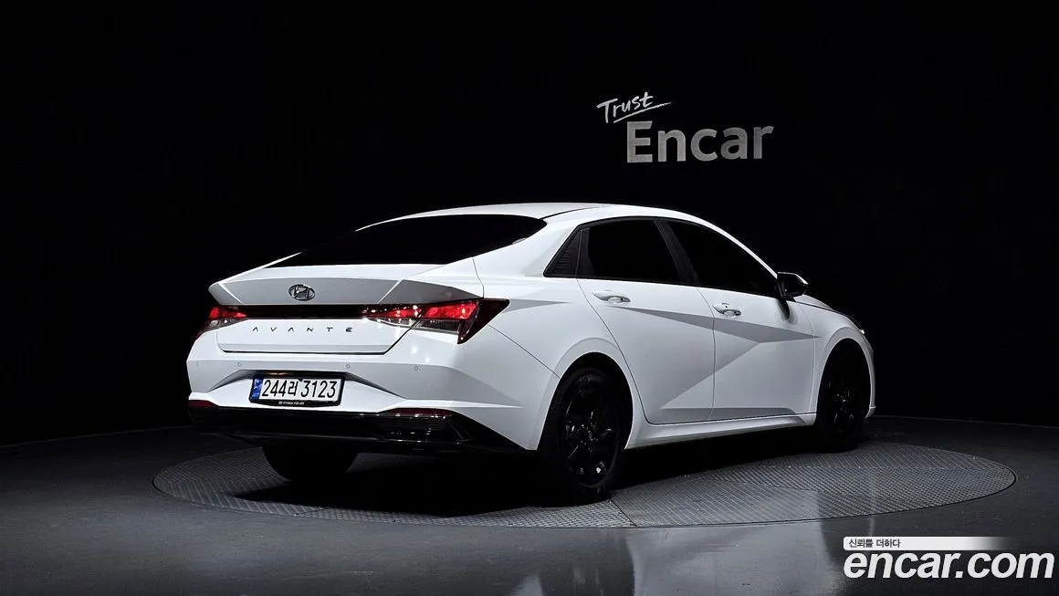 Hyundai AVANTE — фото 8