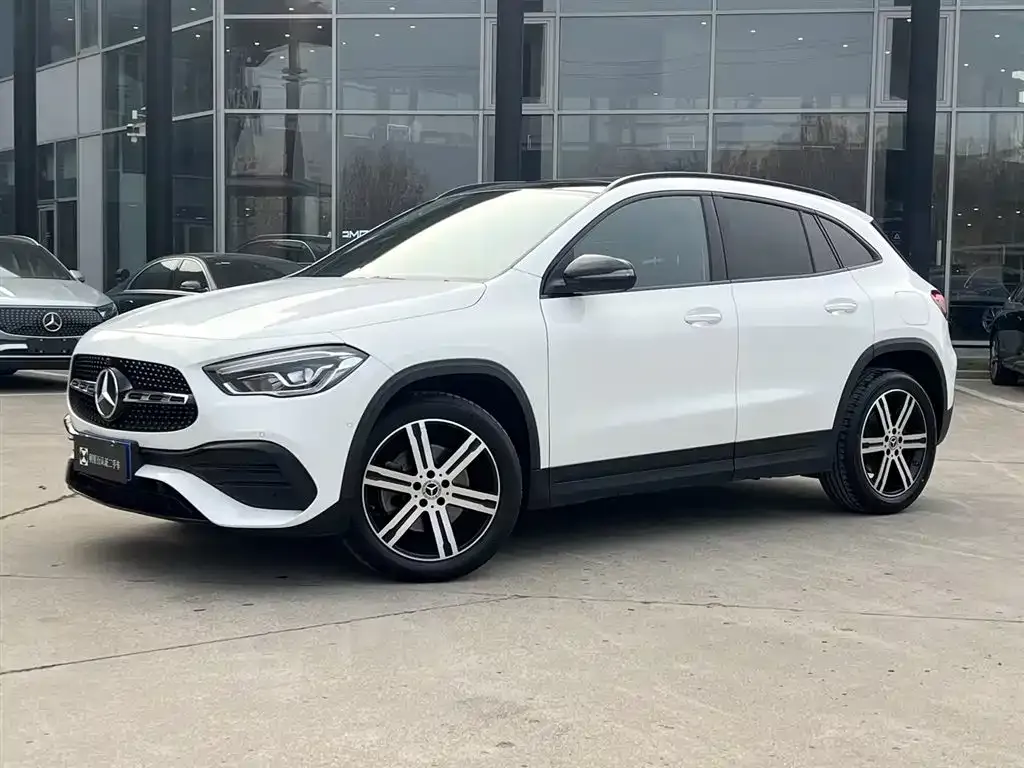 Mercedes-Benz GLA — фото 1