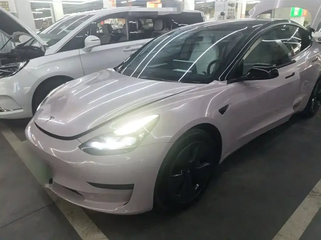 Tesla Model 3 — фото 1