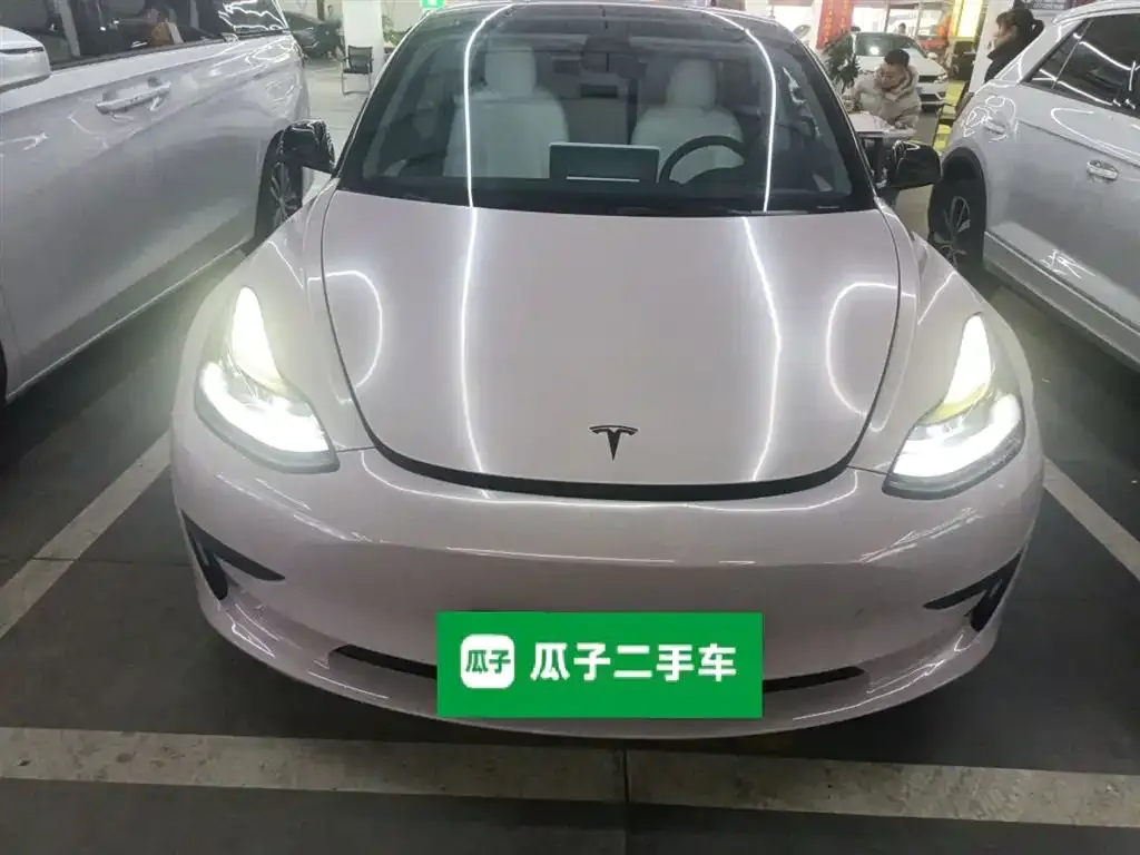 Tesla Model 3 — фото 3