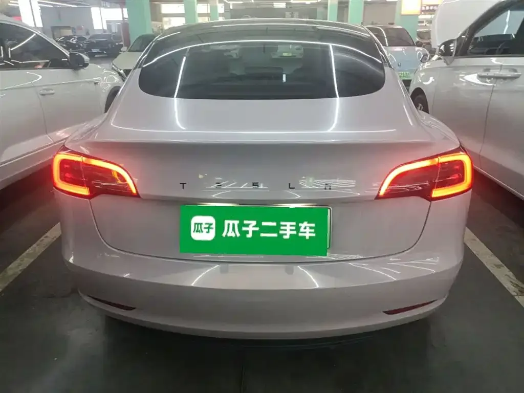 Tesla Model 3 — фото 5