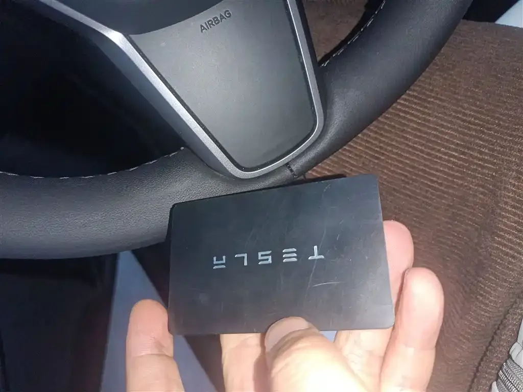 Tesla Model 3 — фото 8