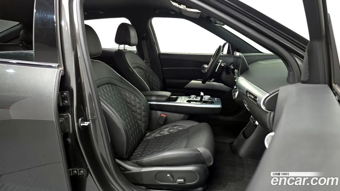 Genesis GV60 — фото 10