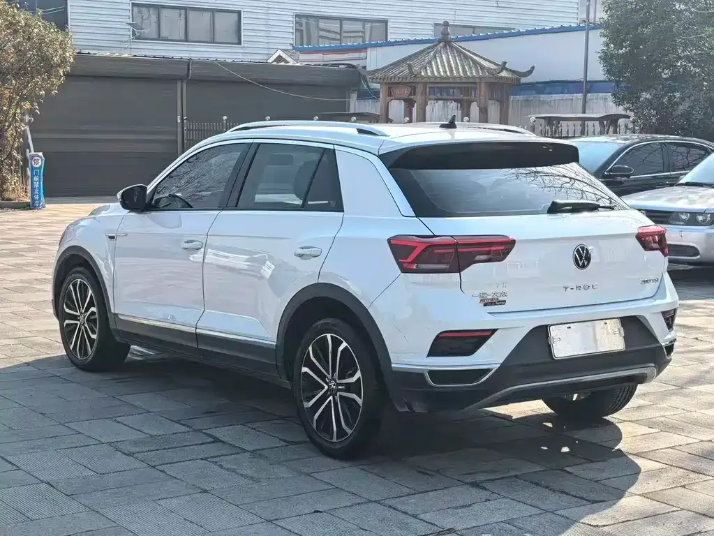 Volkswagen T-Roc — фото 3