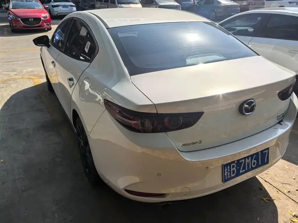 Mazda 3 Axela — фото 10
