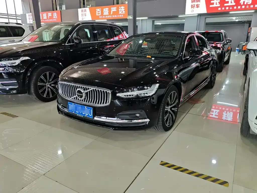 Volvo S90 — фото 1