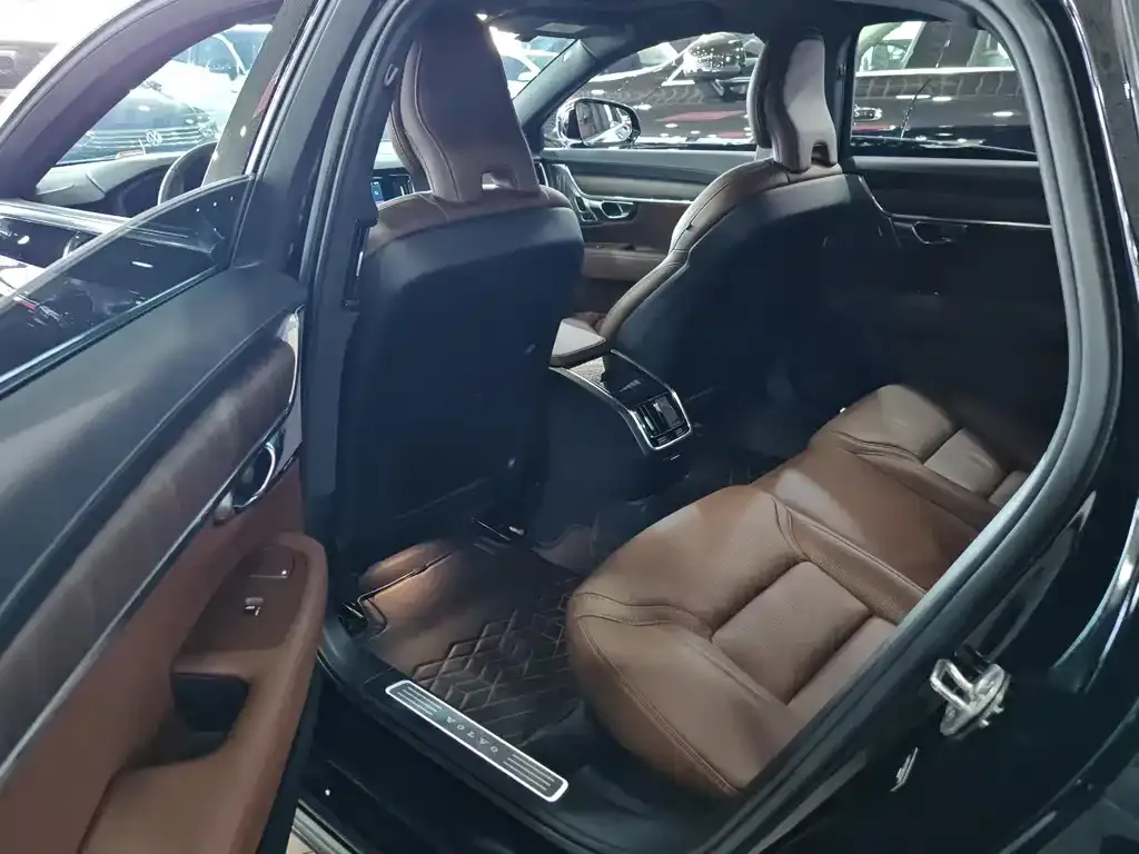 Volvo S90 — фото 7