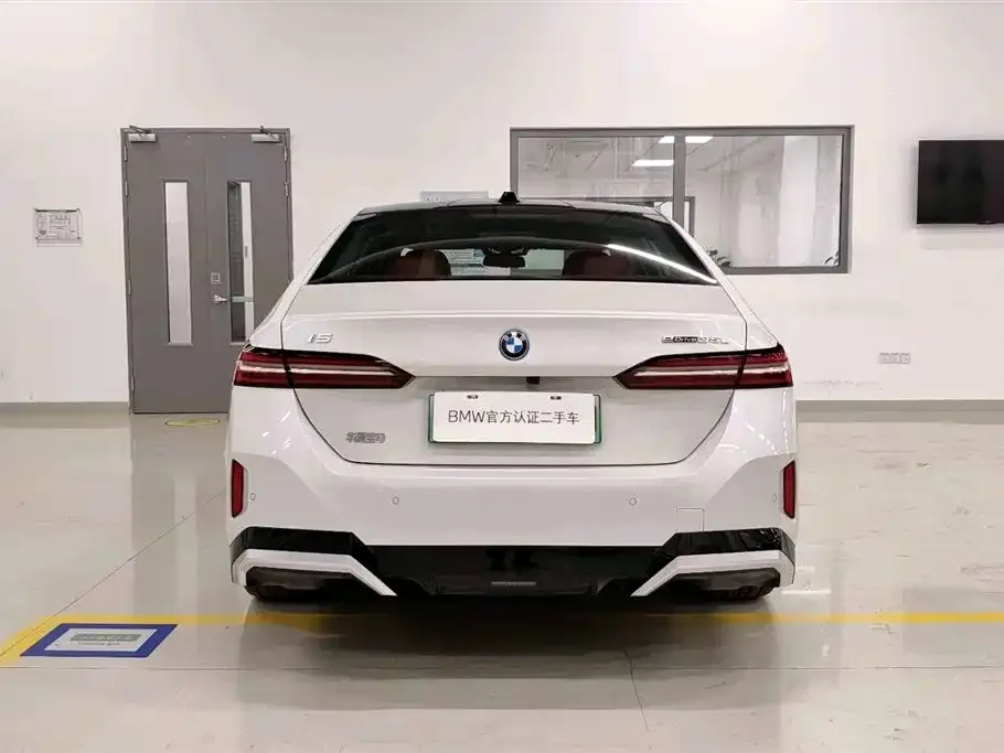 BMW i5 — фото 7