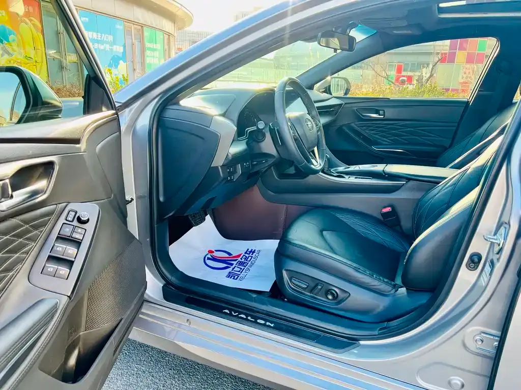 Toyota Avalon — фото 10