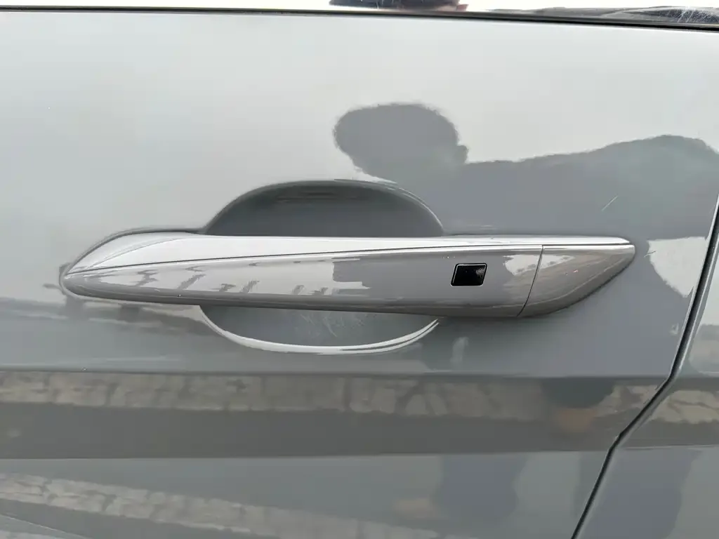 Hyundai Elantra — фото 2