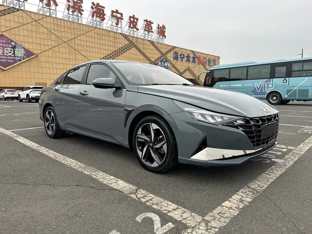 Hyundai Elantra — фото 7