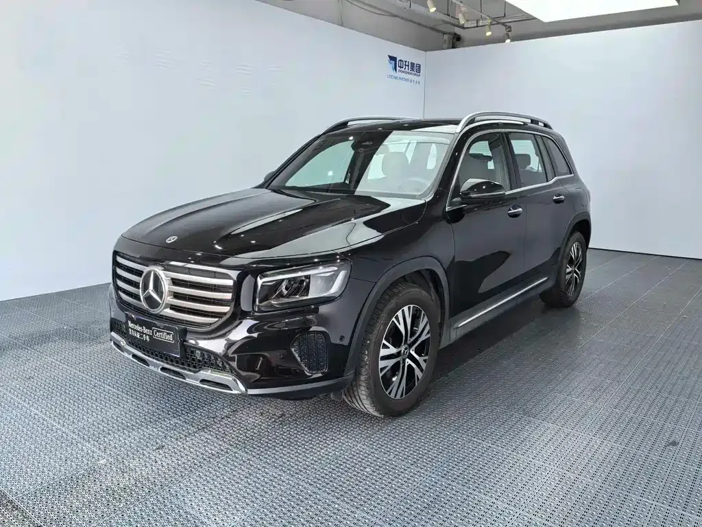 Mercedes-Benz GLB — фото 1