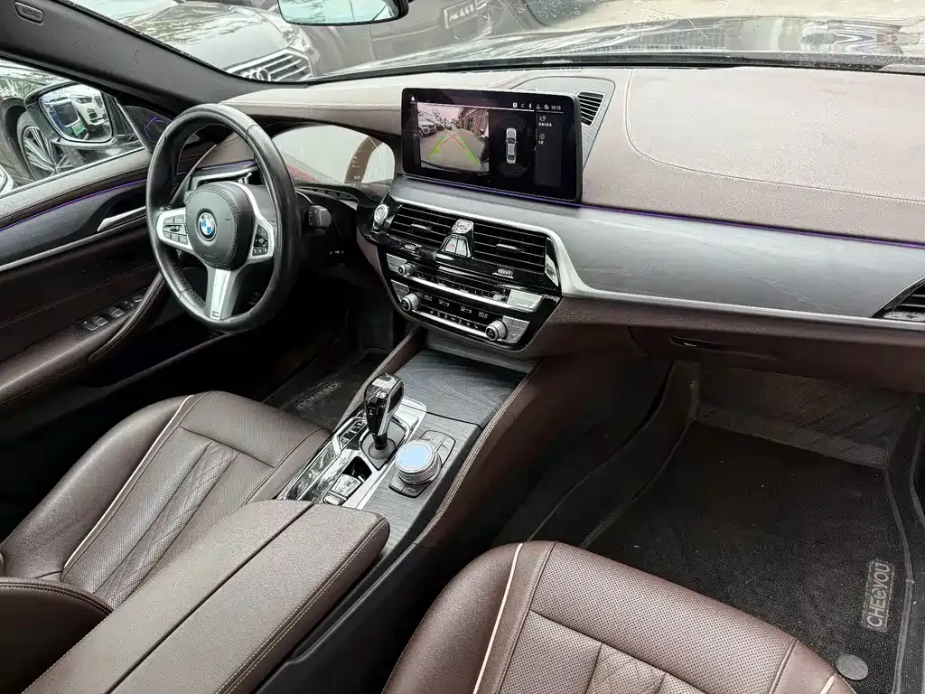 BMW 5 Series — фото 10