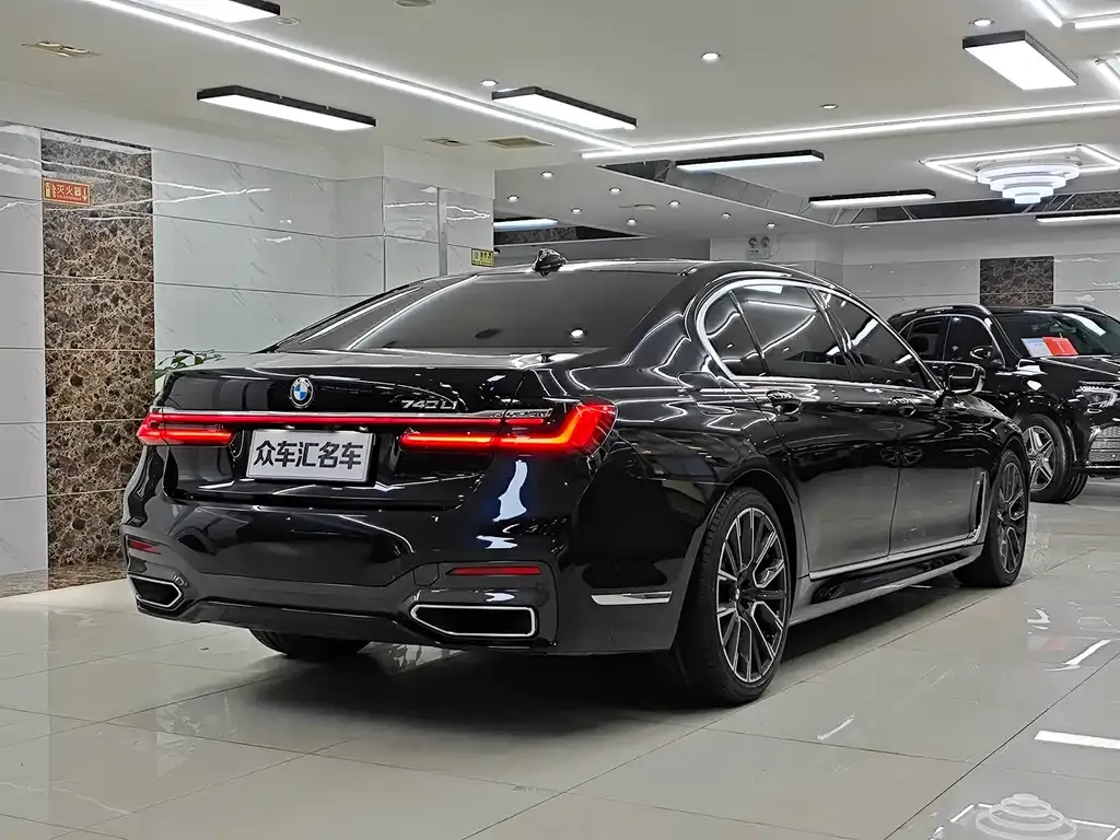 BMW 7 Series — фото 4