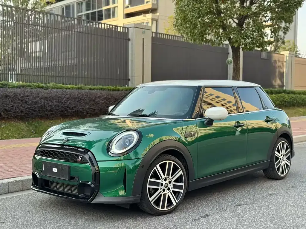 MINI Cooper (3-door) — фото 1