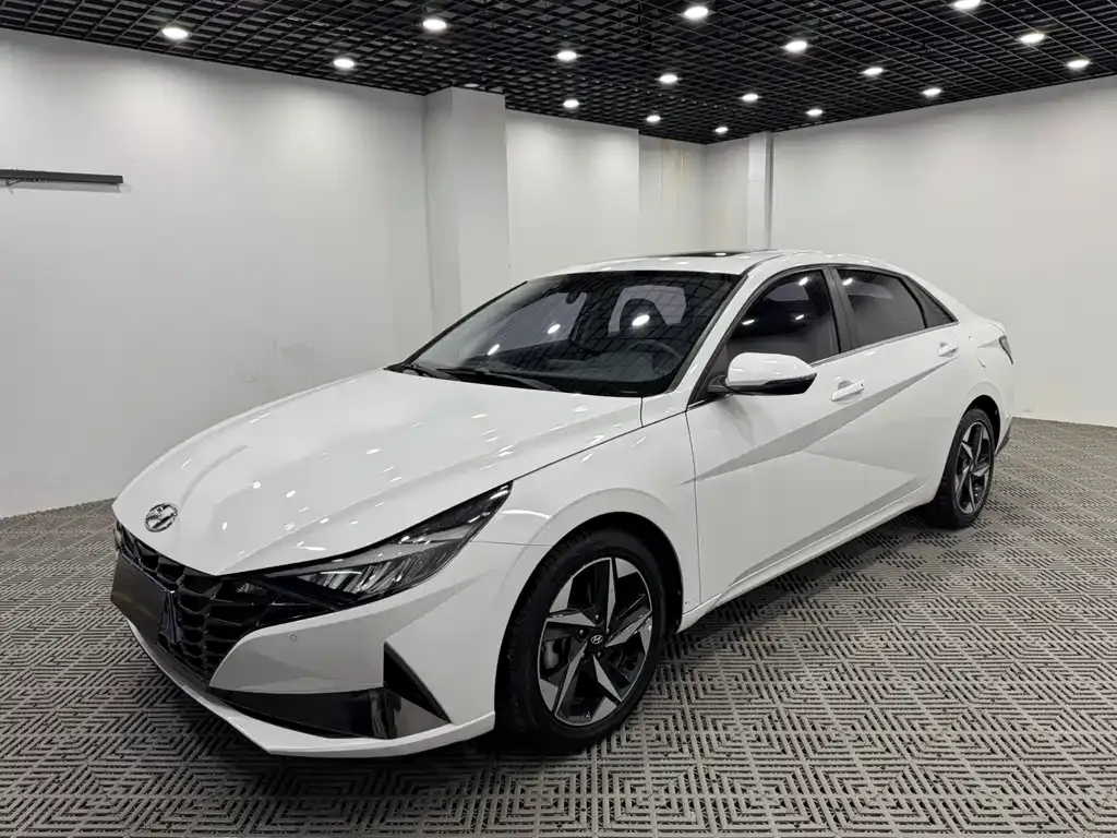 Hyundai Elantra — фото 6