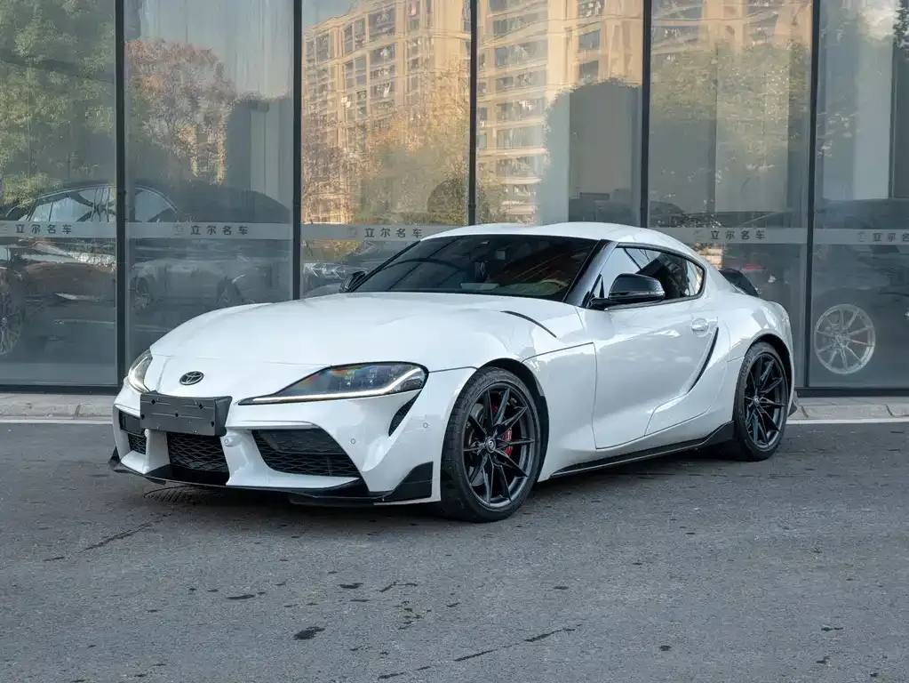 Toyota Supra — фото 1