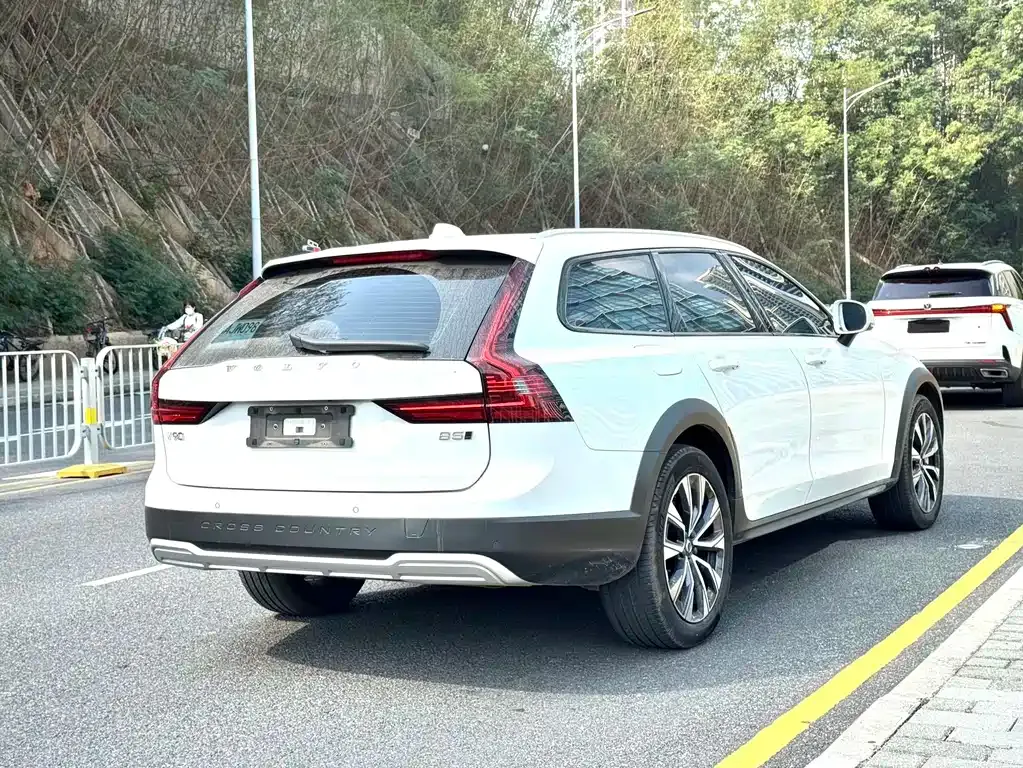 Volvo V90 — фото 10