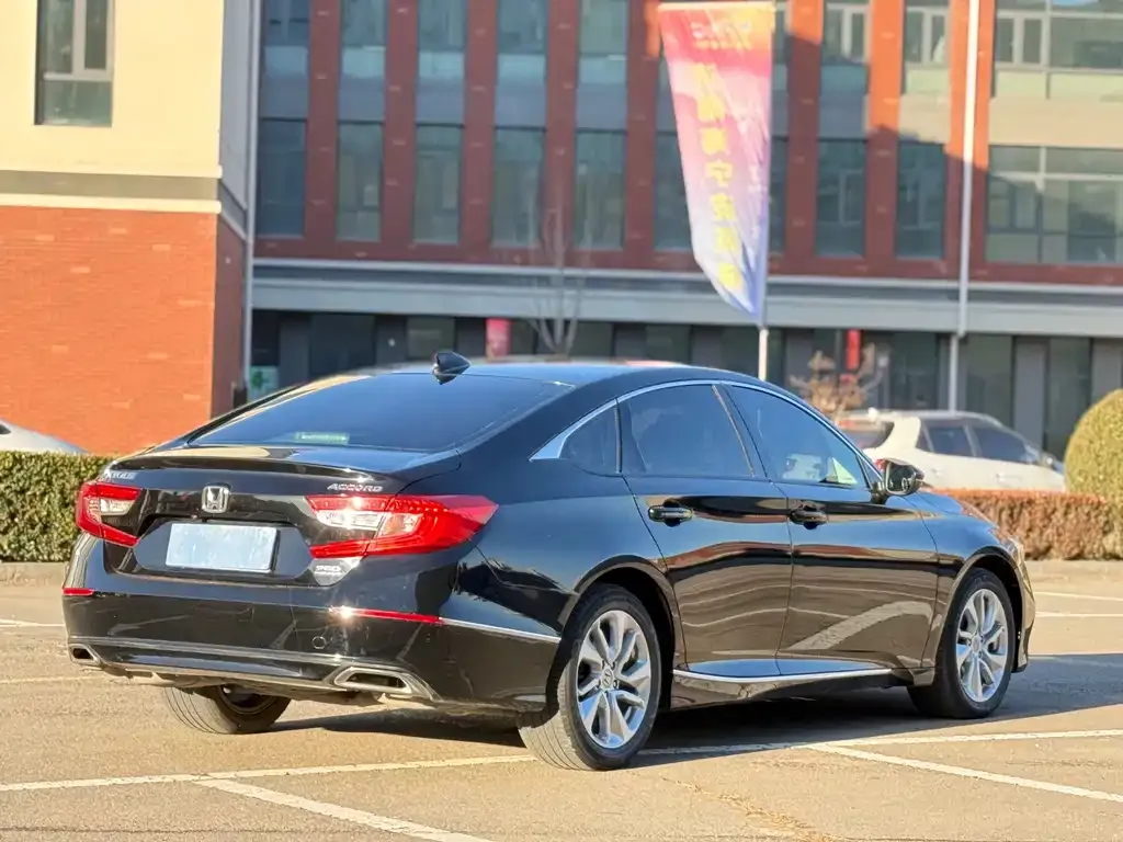 Honda Accord — фото 5