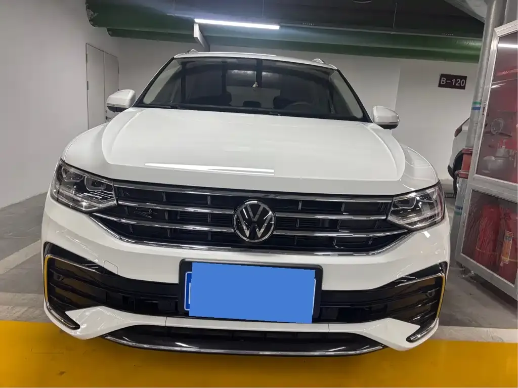 Volkswagen Tiguan L — фото 7