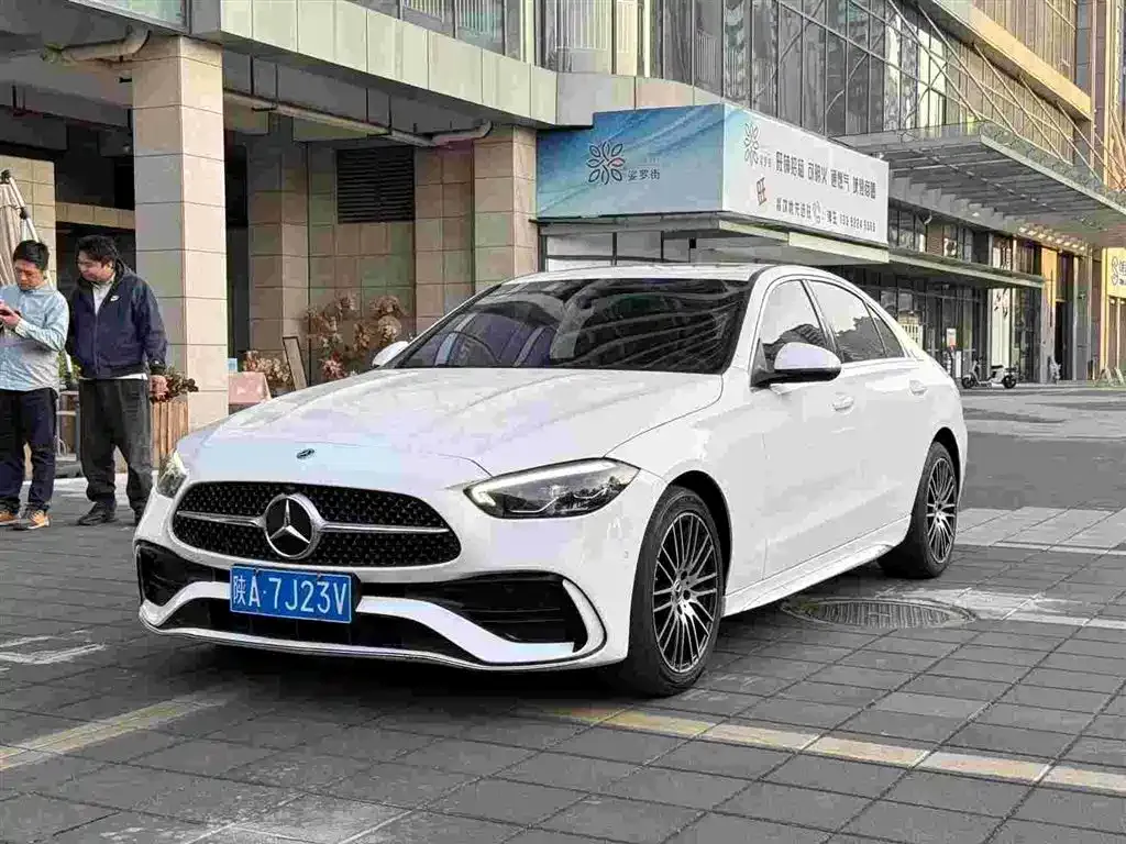 Mercedes-Benz C-Class — фото 1