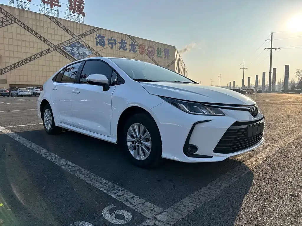 Toyota Corolla — фото 3