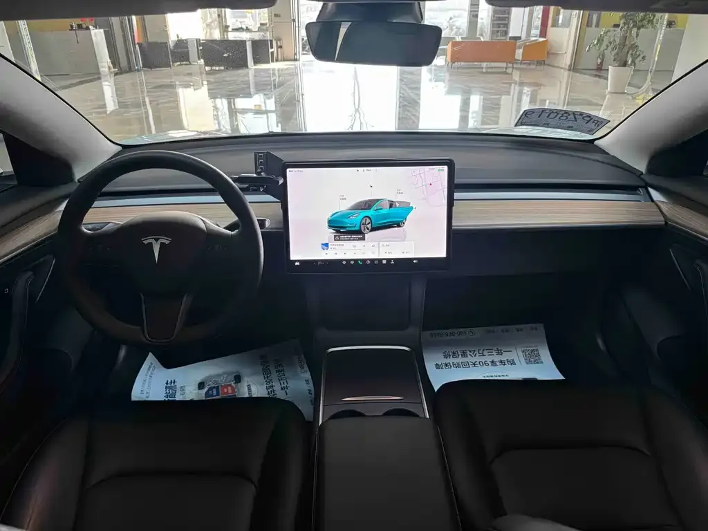 Tesla Model 3 — фото 2