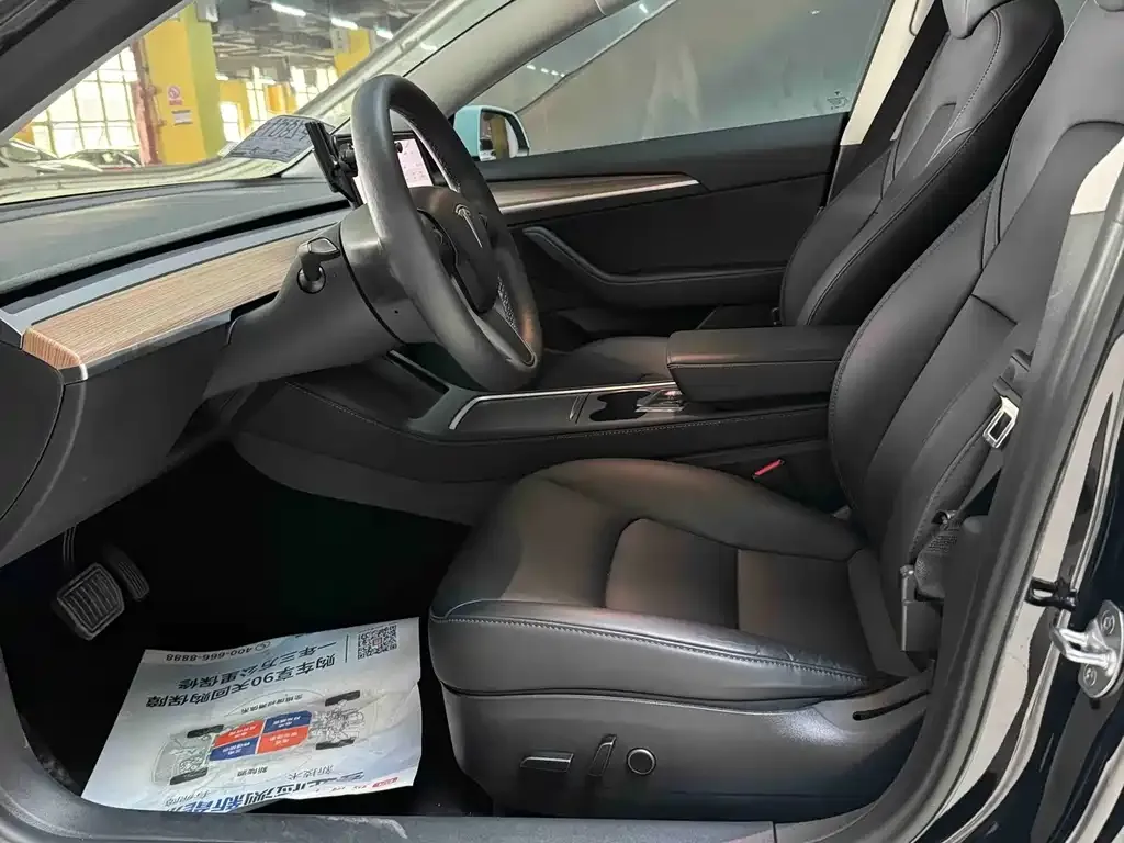 Tesla Model 3 — фото 3