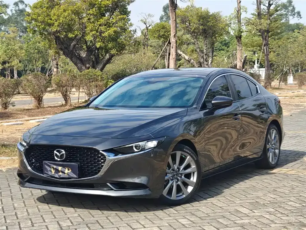 Mazda 3 Axela — фото 1