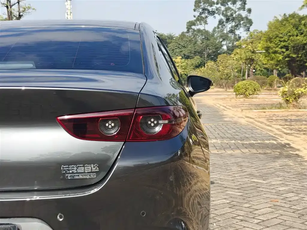 Mazda 3 Axela — фото 10