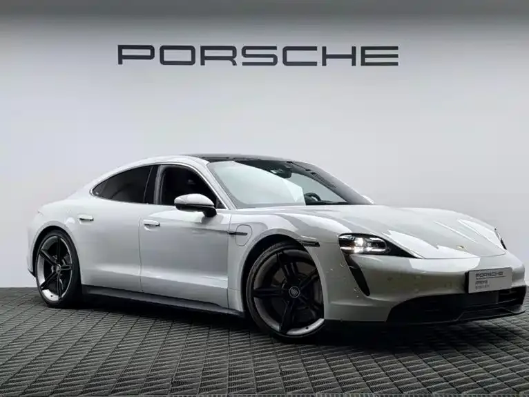 Porsche Taycan — фото 6