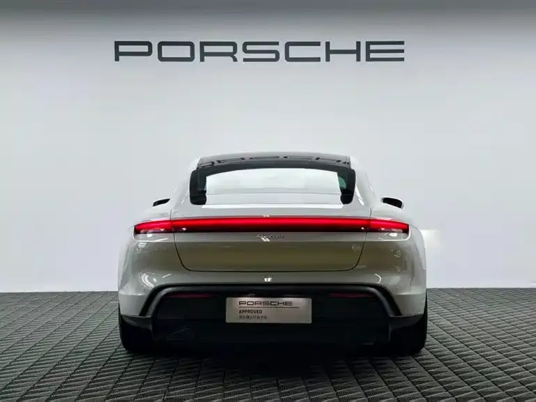 Porsche Taycan — фото 5